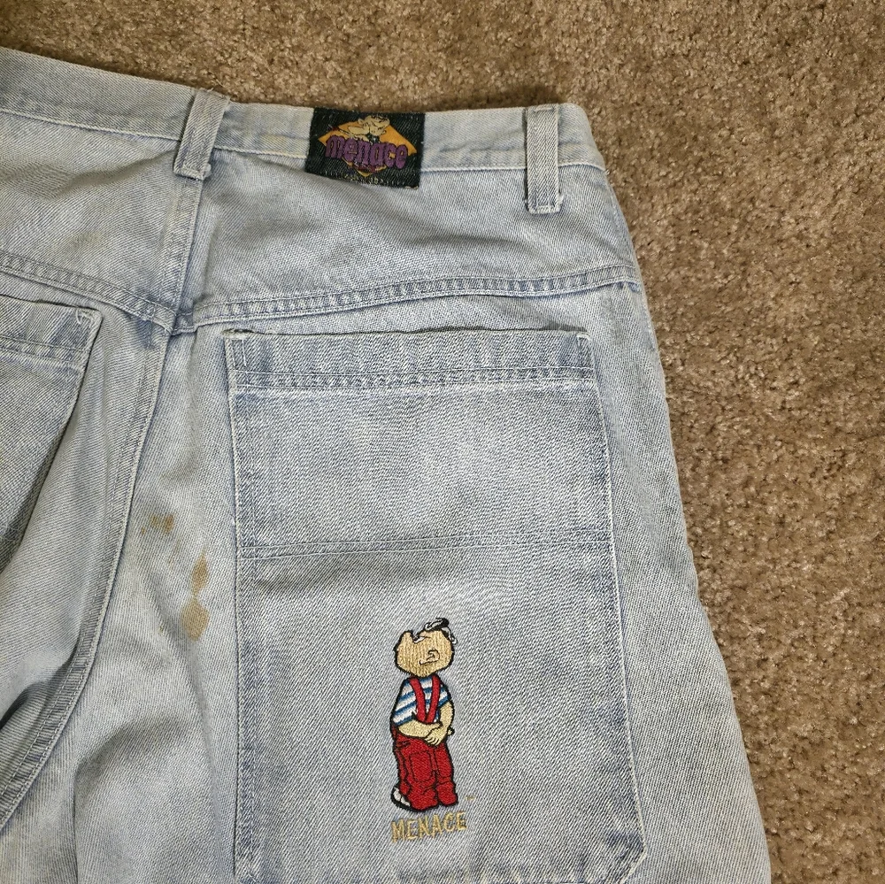 Menace - Picture 3 of 5